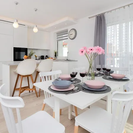 Apartment Garnizon For 6 Guests With Parking & Balcony By Renters *