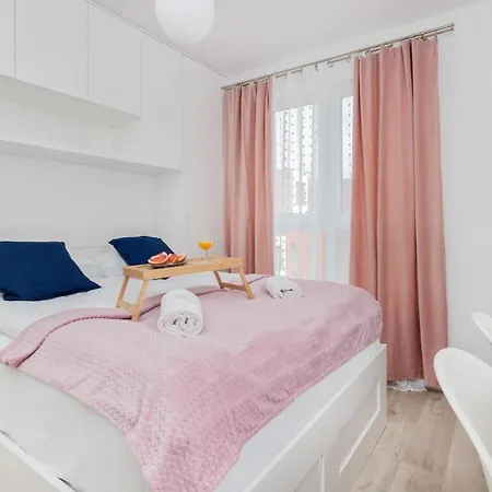 Garnizon For 6 Guests With Parking & Balcony By Renters