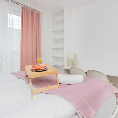 Apartment Garnizon For 6 Guests With Parking & Balcony By Renters *