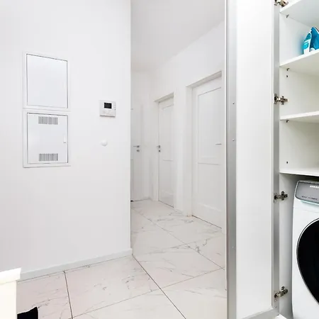 Apartmán Garnizon For 6 Guests With Parking & Balcony By Renters *