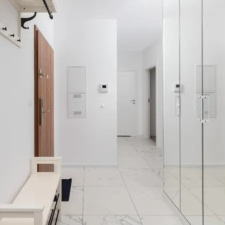 Apartmán Garnizon For 6 Guests With Parking & Balcony By Renters