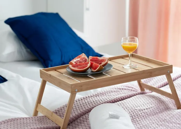 Garnizon For 6 Guests With Parking & Balcony By Renters Lägenhet *