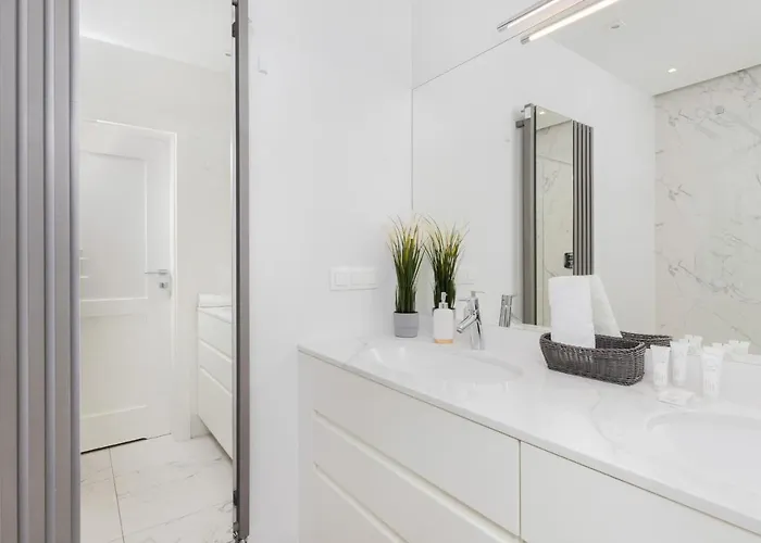 Garnizon For 6 Guests With Parking & Balcony By Renters * Gdańsk